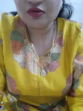 Snapshot of SexybeboX chatting on June 26, 5:45 am SexybeboX online show from June 26, 5:45 am