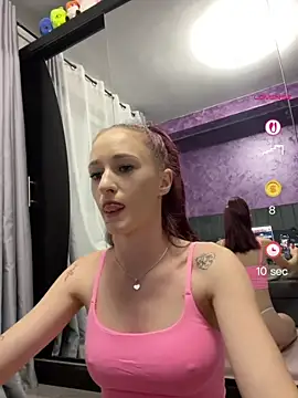 Roxyfoxyyy online show from July 10, 10:45 pm