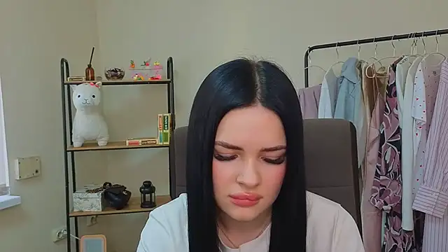 Snapshot of JenniferHowardd chatting on February 10, 11:14 am JenniferHowardd online show from February 10, 11:14 am