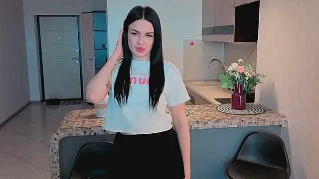 Snapshot of JenniferHowardd chatting on February 11, 8:30 am JenniferHowardd online show from February 11, 8:30 am