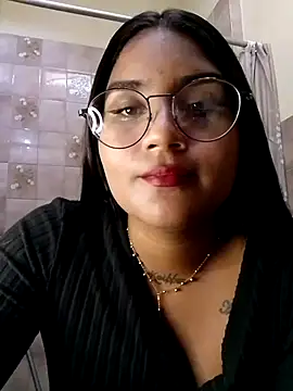 Zoe Renata online show from July 5, 8:05 pm