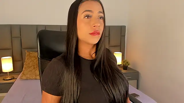 Amelie Belle  online show from March 29, 6:19 pm