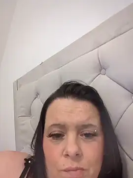 Snapshot of louisa36 chatting on February 7, 10:57 pm louisa36 online show from February 7, 10:57 pm