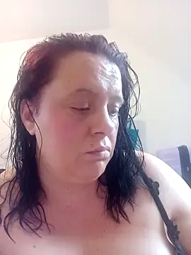 Snapshot of louisa36 chatting on February 27, 10:04 am louisa36 online show from February 27, 10:04 am