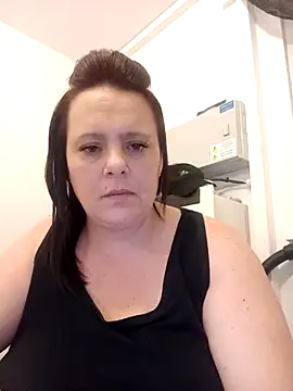 Snapshot of louisa36 chatting on March 6, 10:28 pm louisa36 online show from March 6, 10:28 pm