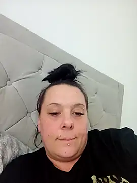 Snapshot of louisa36 chatting on April 1, 3:20 pm louisa36 online show from April 1, 3:20 pm