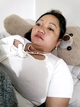Snapshot of Maiphu246 chatting on May 9, 11:10 pm Maiphu246 online show from May 9, 11:10 pm