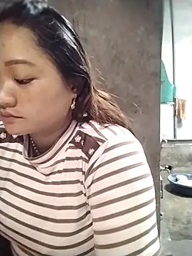 Snapshot of Maiphu246 chatting on May 11, 12:38 am Maiphu246 online show from May 11, 12:38 am