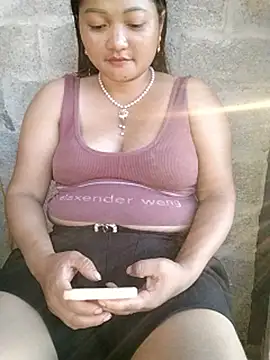 Snapshot of Maiphu246 chatting on May 14, 10:55 am Maiphu246 online show from May 14, 10:55 am