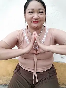 Snapshot of Maiphu246 chatting on May 23, 1:00 am Maiphu246 online show from May 23, 1:00 am