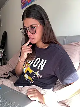 Snapshot of RachelWeisz_ chatting on July 24, 2:48 pm RachelWeisz online show from July 24, 2:48 pm