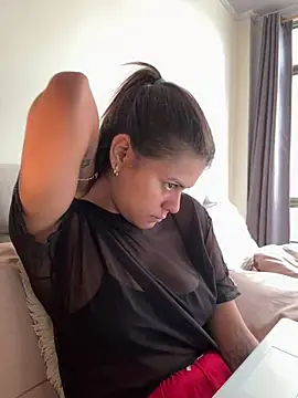Snapshot of RachelWeisz_ chatting on July 28, 4:39 pm RachelWeisz online show from July 28, 4:39 pm