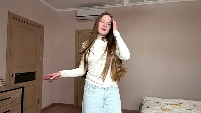 Snapshot of Milayouknow chatting on February 19, 7:26 am Milayouknow online show from February 19, 7:26 am