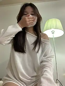 Snapshot of Rin-yiyi chatting on February 19, 4:47 pm Rin-yiyi online show from February 19, 4:47 pm