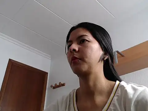 Snapshot of ZeforAitanna chatting on February 19, 11:17 am ZeforAitanna online show from February 19, 11:17 am