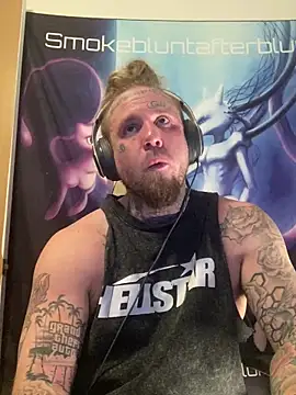 Snapshot of Smokebluntafterblunt chatting on February 7, 5:00 am Smokebluntafterblunt online show from February 7, 5:00 am