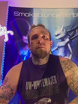 Snapshot of Smokebluntafterblunt chatting on February 21, 1:17 am Smokebluntafterblunt online show from February 21, 1:17 am