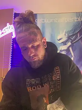 Smokebluntafterblunt online show from April 1, 9:32 am