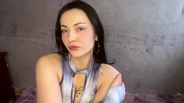 Snapshot of Mona_Fox chatting on February 15, 6:21 am Mona Fox online show from February 15, 6:21 am