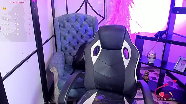 Snapshot of lorraineHunter chatting on February 20, 12:38 pm lorraineHunter online show from February 20, 12:38 pm