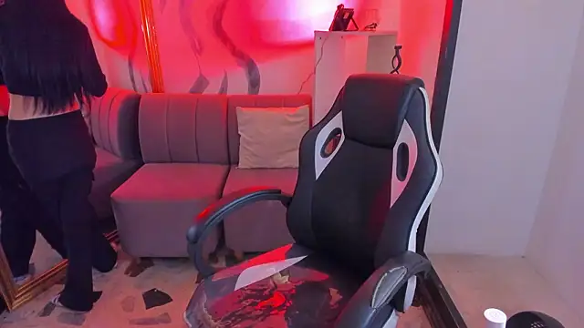 Snapshot of lorraineHunter chatting on February 22, 1:20 pm lorraineHunter online show from February 22, 1:20 pm