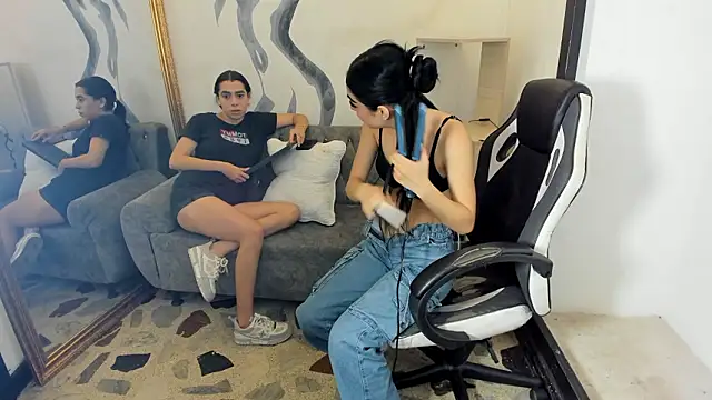 lorraineHunter online show from March 7, 12:46 pm