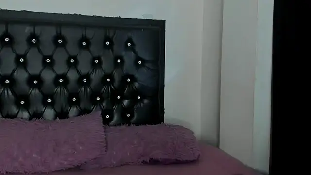 Snapshot of Katie_boss2 chatting on March 2, 11:11 pm Katie boss2 online show from March 2, 11:11 pm