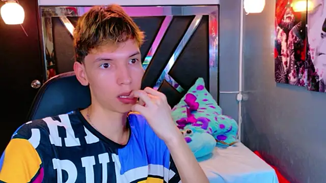 Liam Green1 online show from February 22, 1:20 pm