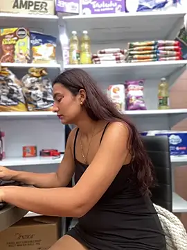 -BabyLuna online show from March 12, 1:06 pm