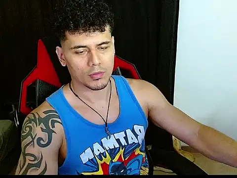 Snapshot of Logan0626 chatting on February 6, 11:08 pm Logan0626 online show from February 6, 11:08 pm