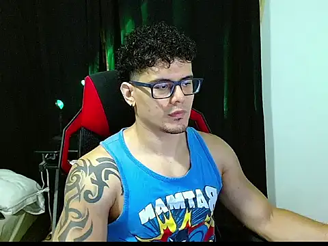 Snapshot of Logan0626 chatting on February 12, 11:55 pm Logan0626 online show from February 12, 11:55 pm