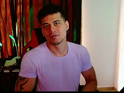 Snapshot of Logan0626 chatting on February 13, 5:31 pm Logan0626 online show from February 13, 5:31 pm