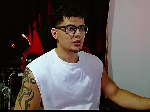 Snapshot of Logan0626 chatting on February 17, 12:18 am Logan0626 online show from February 17, 12:18 am