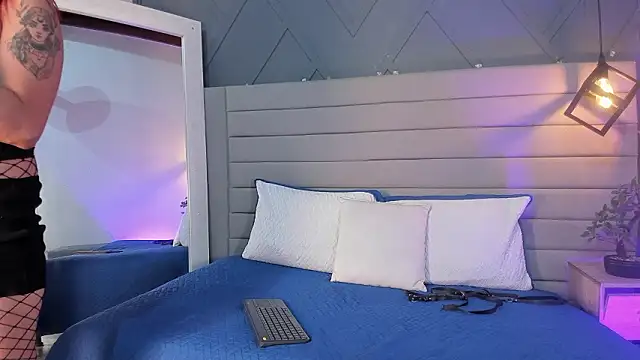 Cataleya marinn online show from March 7, 8:39 pm