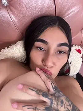 Snapshot of Mia__Starxxx chatting on February 26, 9:47 pm Mia Starxxx online show from February 26, 9:47 pm