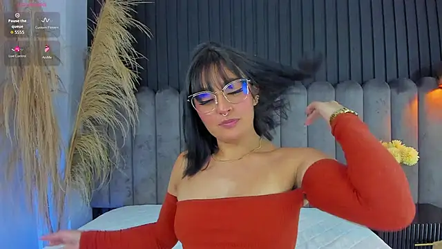 Snapshot of Nanda_vixen_ chatting on February 8, 9:29 pm Nanda vixen online show from February 8, 9:29 pm