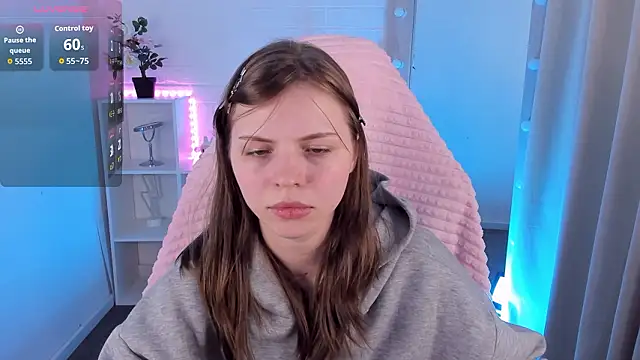 LesleySky online show from February 24, 4:27 pm