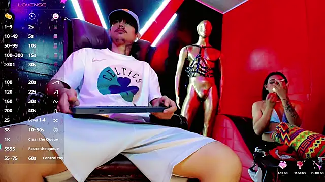 Snapshot of Damian-and-Camerum chatting on February 25, 3:05 am Damian-and-Camerum online show from February 25, 3:05 am