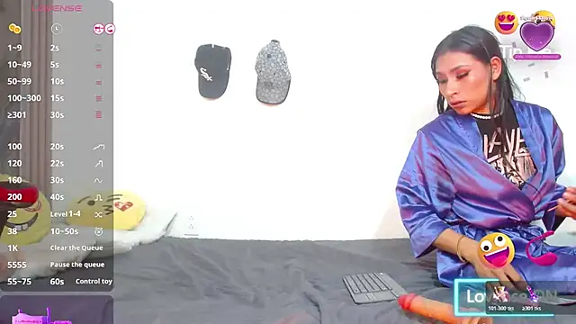 Damian-and-Camerum online show from April 13, 3:01 am