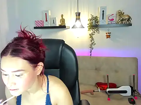 Snapshot of naomy_stanley chatting on June 17, 12:24 am naomy stanley online show from June 17, 12:24 am