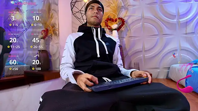 ItsZairen online show from May 17, 3:26 am