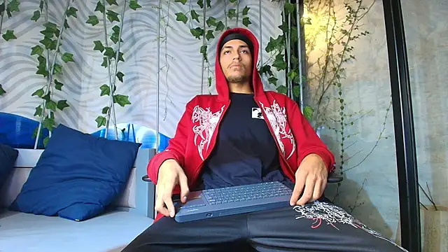 ItsZairen online show from May 29, 3:59 am