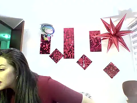 Snapshot of Pink_Cristal chatting on May 31, 2:20 am Pink Cristal online show from May 31, 2:20 am