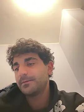 Snapshot of elia2711 chatting on February 26, 7:02 pm elia2711 online show from February 26, 7:02 pm