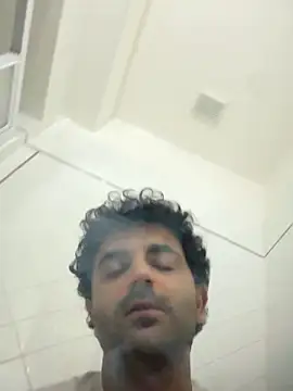 Snapshot of elia2711 chatting on February 28, 3:57 pm elia2711 online show from February 28, 3:57 pm