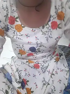 Snapshot of Uma_rani chatting on February 24, 12:14 pm Uma rani online show from February 24, 12:14 pm