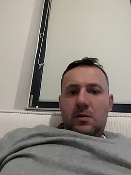 defaktor online show from March 8, 4:33 pm