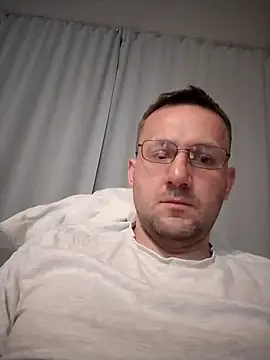 defaktor online show from April 4, 7:22 pm