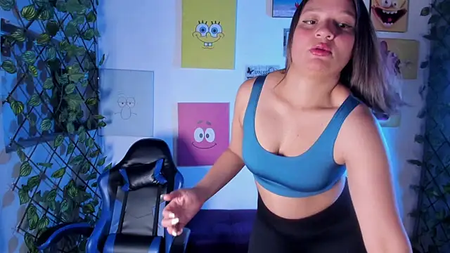 Juli W online show from February 15, 2:58 pm