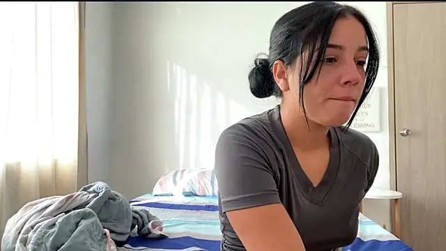 elimorroe online show from February 26, 12:26 pm